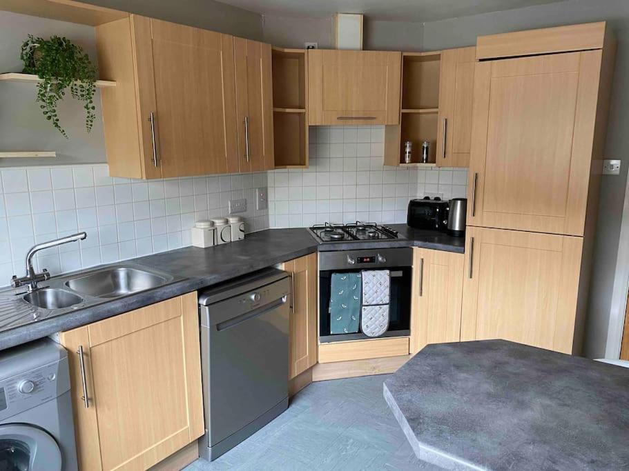 Spacious Ground Floor 2 Bed By Lains Lettings Apartment Aberdeen